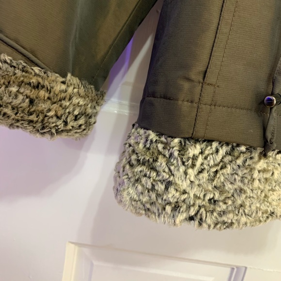 Olive green jacket - Picture 2 of 6